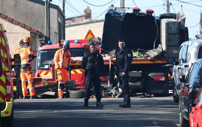TGV kracht in Nordfrankreich in Laster