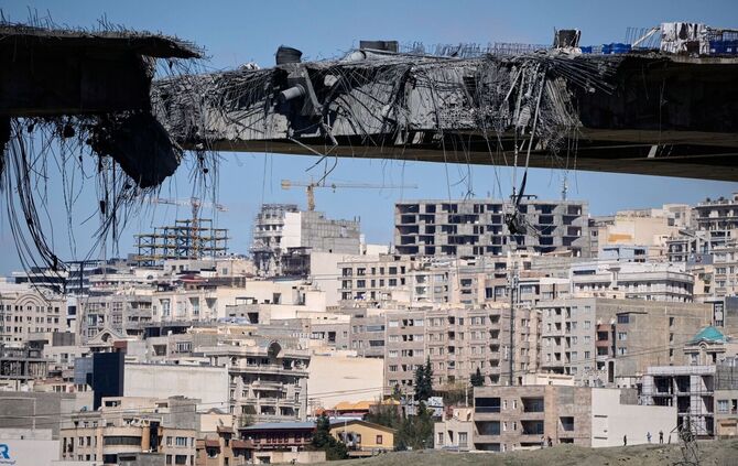 Autobahnbrücke bei Teheran