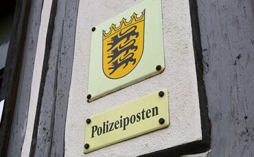 Die Polizei sucht Zeugen. (Symbolfoto)