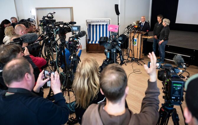 Buckelwal liegt weiter in Wismarer Bucht