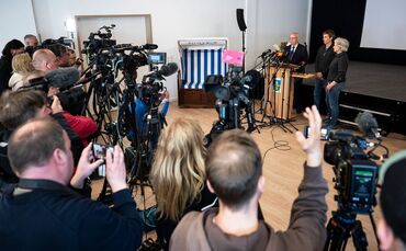 Buckelwal liegt weiter in Wismarer Bucht