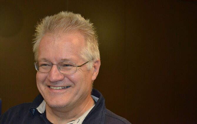 Theo Kaufmann liest am 28. April in der Osiander Buchhandlung Waiblingen aus Martin Walkers Krimi „Bredouille".