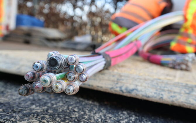 Ein Glasfaserkabel - in Stetten wird man sowas so schnell erstmal nicht sehen (Symbolfoto).