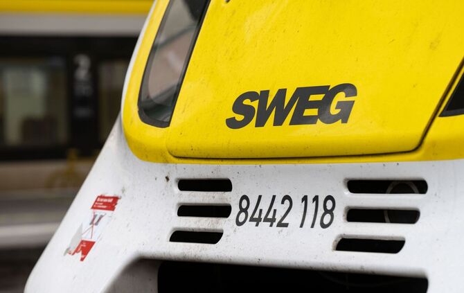 Zug des Bahnunternehmens SWEG