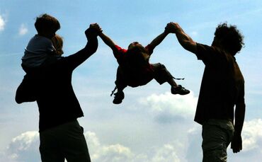 Symbolbild Familie mit Kindern