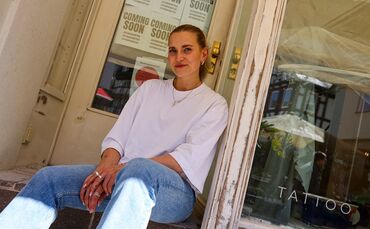 Am Wochenende eröffnet ein neues Tattoostudio in der Innenstadt: Ins "Studio Fortysix" will Jil Heinser (26) auch ein Café integ