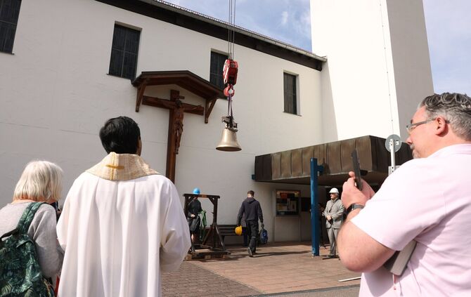 Die neue zusätzliche Kirchenglocke der katholischen Sankt-Anna-Kirche.