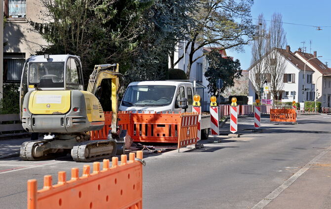 Im Stadtgebiet sind einige Wasserrohre gebrochen - die Baustelle in der Ringstraße auf Höhe der Bushaltestelle Stöckachschule is