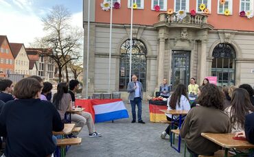 Oberbürgermeister Bernd Hornikel begrüßte die Jugendlichen aus ganz Europa.