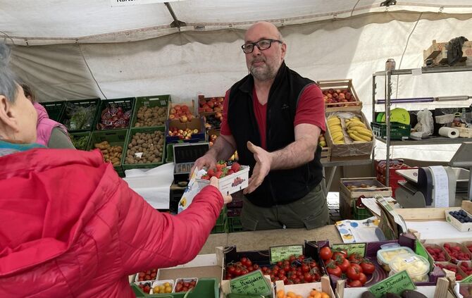 Bei Jürgen Staiger sind ab sofort nur noch deutsche Erdbeeren erhältlich.
