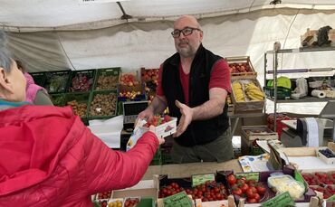 Bei Jürgen Staiger sind ab sofort nur noch deutsche Erdbeeren erhältlich.