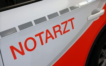 Die Frau wurde dem Rettungsdienst übergeben (Symbolfoto).