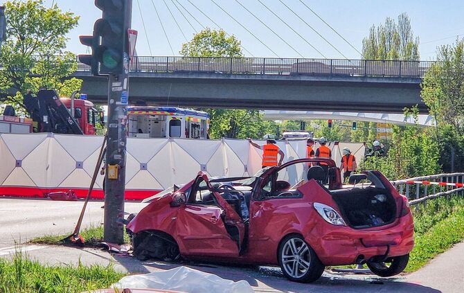 Zwei Tote bei Unfall