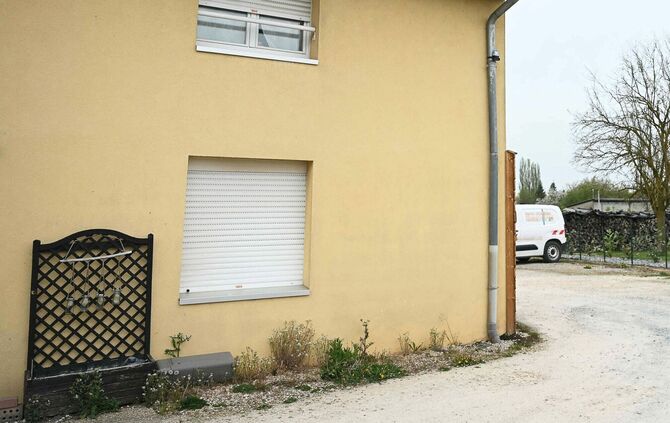 Neunjähriger nackt und unterernährt in Kleinbus entdeckt