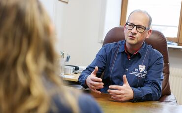 Dr. Michael Schajor in seiner neurologischen Praxis am Marktplatz in Schorndorf (Archivfoto).