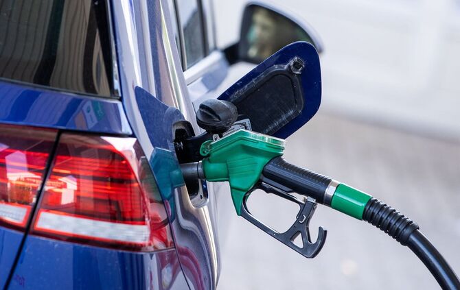 Ökonom Brzeski erwartet keine schnelle Rückkehr zu den Spritpreisen vor dem Iran-Krieg. (Symbolbild)