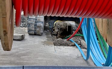 Schnelles Internet durch Glasfaser (Symbolfoto) wird immer wichtiger. Die Stadtwerke Weinstadt bauen das Netz seit vielen Monate