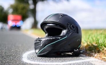 Motorrad und Pedelec stoßen zusammen