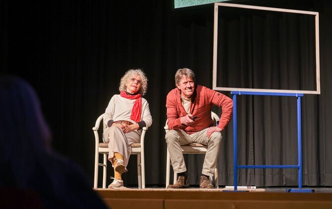 Alles in bester Ordnung? Die Welzheimer Theatergruppe "Rollentausch" bot Humorvolles in der Eugen-Hohly-Halle