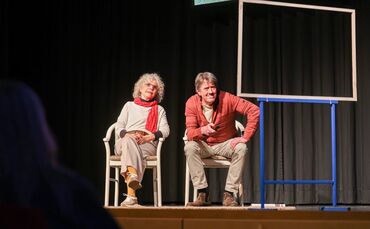 Alles in bester Ordnung? Die Welzheimer Theatergruppe "Rollentausch" bot Humorvolles in der Eugen-Hohly-Halle