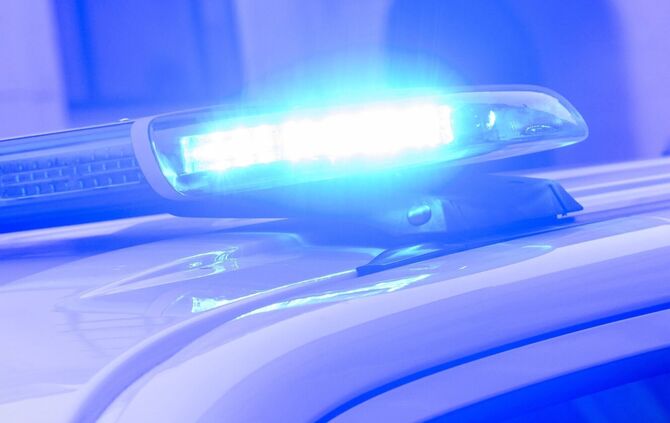 Die Polizei ermittelt zu den Hintergründen der Tat. (Symbolbild)