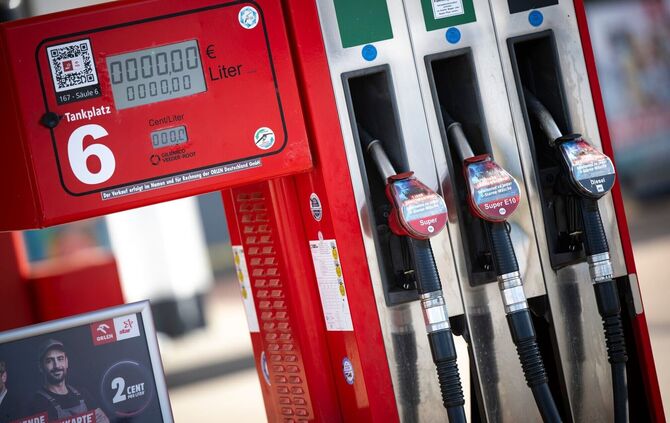 Nach Einschätzung des ADAC sind die Spritpreise nach wie vor zu hoch. (Symbolfoto)