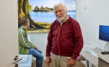 Arzt Horst Schlüter praktiziert seit 40 Jahren in Winnenden.