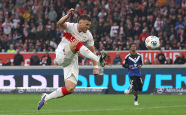 Ermedin Demirovic erzielt das 4:0, doch der Treffer wird einkassiert – mit ein Grund für den Frust des VfB-Stürmers.