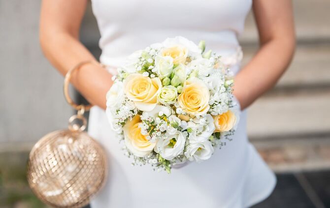 Die Braut wird über den Polizeieinsatz an ihrer Hochzeit wohl weniger erfreut gewesen sein. (Symbolbild)
