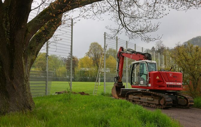 Der Bau der Flüchtlingsunterkunft auf dem Rasenplatz beginnt mit der Baustelleneinrichtung ab 13. April.
