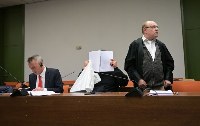 Der Mann ist wegen versuchten Mordes und Vergewaltigung angeklagt. (Archivbild)