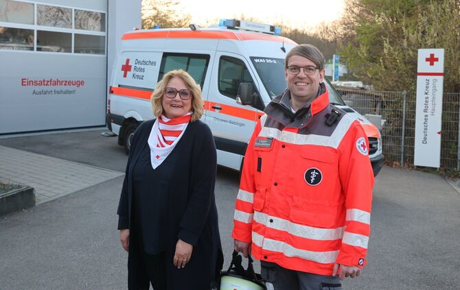 DRK-Vorsitzende und Erste Bürgermeisterin a.D. Christiane Dürr und stv. Bereitschaftsleiter Stefan Baumann.