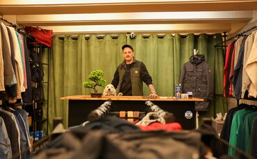 Mirco Kunde mit Hündin Nala im "Urban Styles".