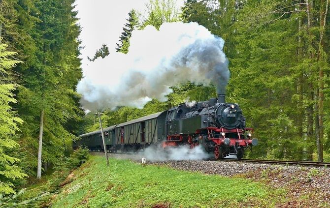 Wieder unterwegs, nicht nur auf der Strecke der Schwäbischen Waldbahn: Dampflok des Vereins DBK.