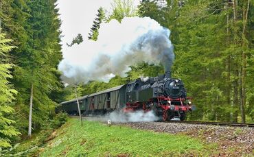 Wieder unterwegs, nicht nur auf der Strecke der Schwäbischen Waldbahn: Dampflok des Vereins DBK.