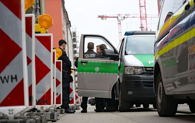 Großeinsatz der Polizei und Zoll in München
