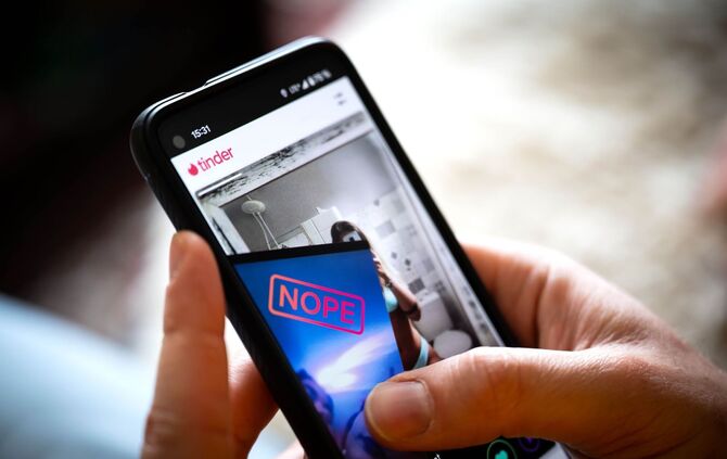 Dating-App Tinder auf einem Smartphone