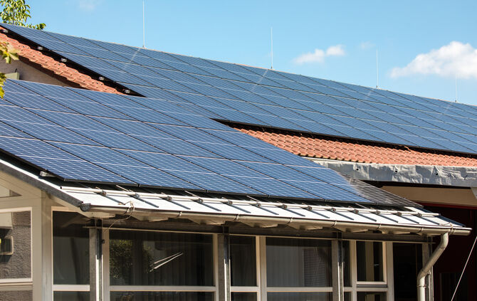 PV-Anlage auf dem Dach des Feuerwehrgerätehauses in Winterbach.