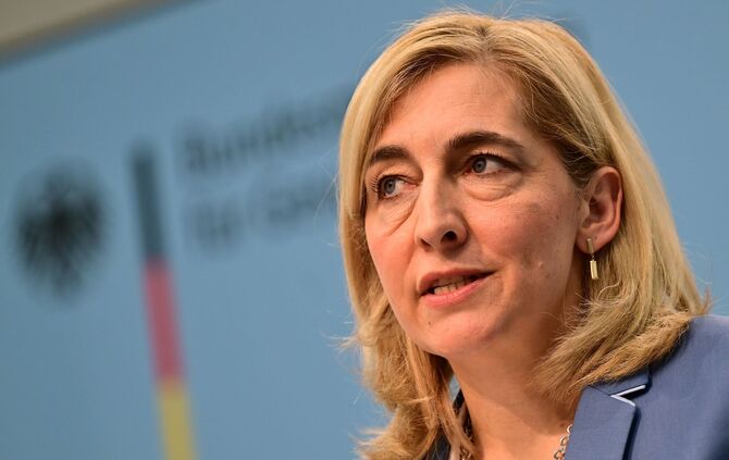 Ministerin Warken zur Finanzreform der gesetzlichen Krankenkasse