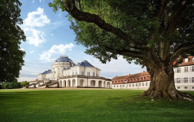 Schloss Solitude mit Parkanlage – Schauplatz vielfältiger Sonderführungen im Frühjahr 2026.