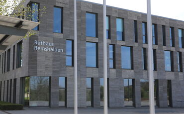 Wer wird künftig aus dem Fenster des Bürgermeister-Büros herausschauen? Wird das Amtsinhaber Reinhard Molt sein? Oder einer sein