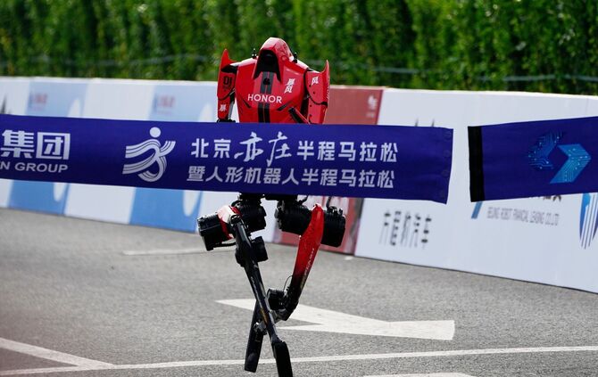 Zweiter Roboter-Halbmarathon in Peking