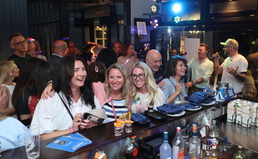 Im "Steve's" sorgen "Diaz & Jonez" für Stimmung.