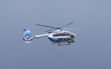 Zur Suche setzte die Polizei auch einen Hubschrauber ein (Symbolfoto).