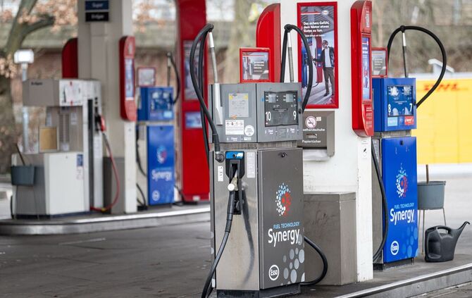 Eine Tankstelle in Berlin-Tiergarten. Momentan bewegen sich die Preise nach unten.