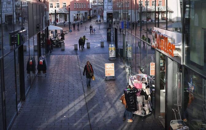 Zu zweit wollten die Diebe im Müller Videospiele stehlen. Einer von ihnen muss sich nun dafür verantworten (Symbolfoto).