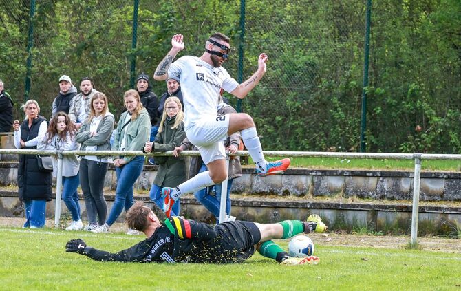Zwei Spieler, die dieser Partie ihren Stempel aufdrückten: Stürmer Tobia Portolano (SV Remshalden) und Keeper Maximilian Helms (