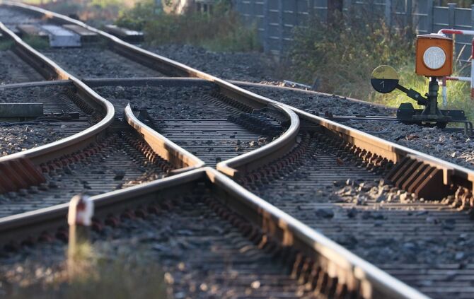 Weichen ermöglichen Flexibilität im Schienenverkehr. In Deutschland und auch auf der Remsbahn gibt es zu wenige davon.
