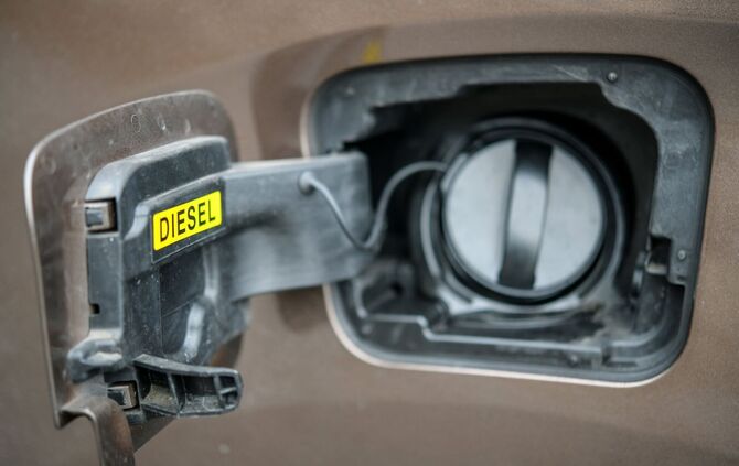 Der Dieb zapfte rund 500 Liter Diesel ab. (Symbolbild)