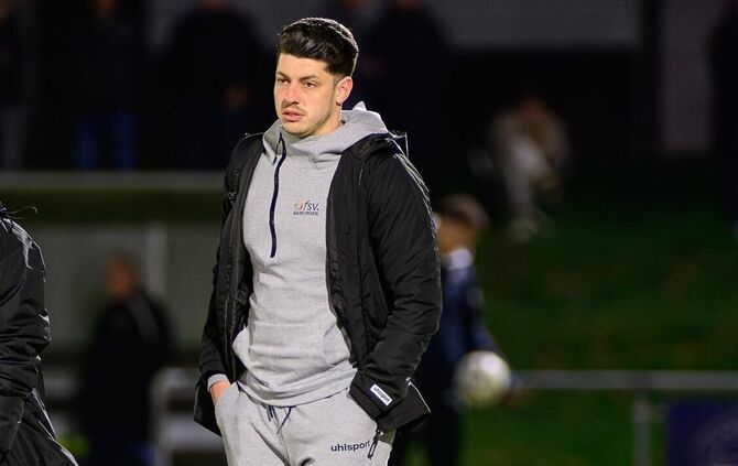 Tobias Hofmann stand in der laufenden Saison für die Verbandsligisten FC Esslingen und FSV Waiblingen an der Seitenlinie – nun ü